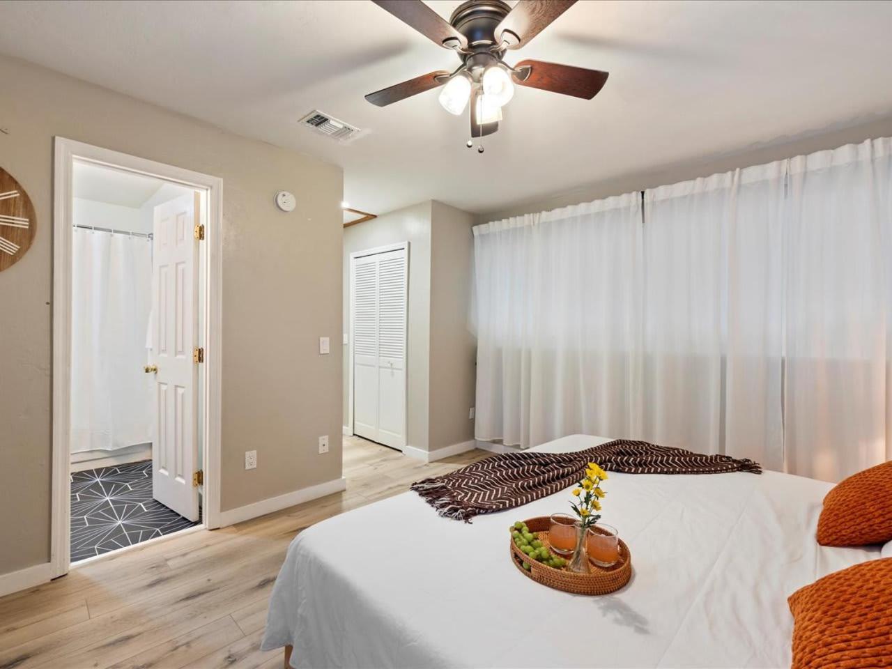Artist'S Tower Townhome Just Renovated W Loft Γκέινσβιλ Εξωτερικό φωτογραφία