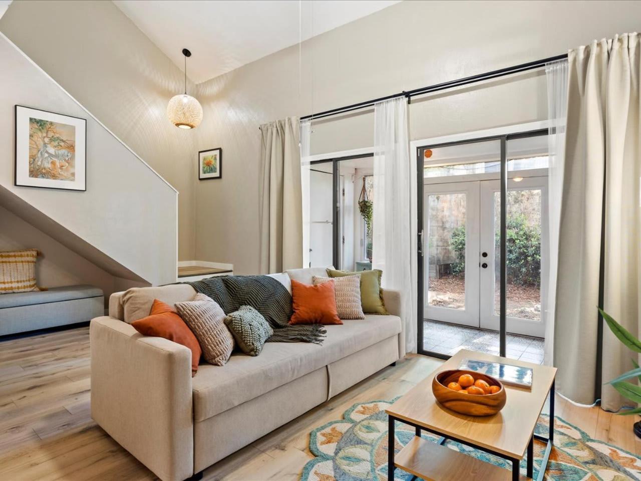 Artist'S Tower Townhome Just Renovated W Loft Γκέινσβιλ Εξωτερικό φωτογραφία
